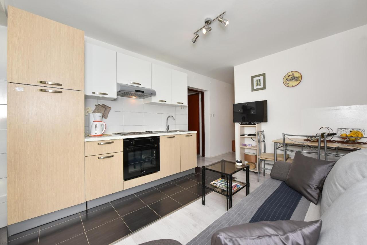 Lovely Apartment In The Groundfloor Zadar Dış mekan fotoğraf