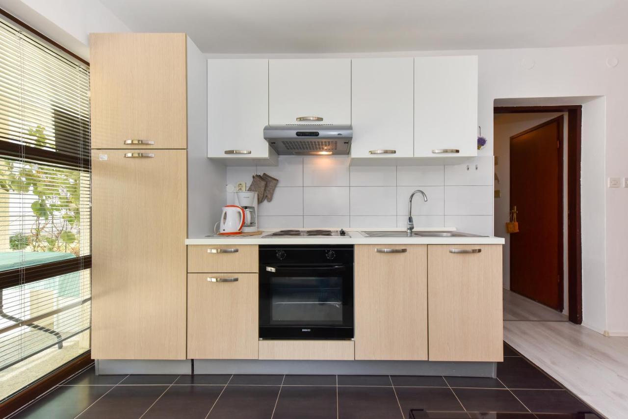 Lovely Apartment In The Groundfloor Zadar Dış mekan fotoğraf
